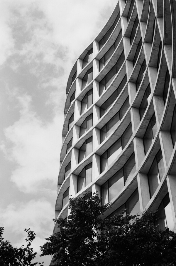 Wavy concrete building